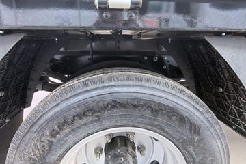 ����Ծ�� ��ԽC300 ��ֵ�� 2.3L���� 142���� ���5�� 3.7�׵��������ῨͼƬ