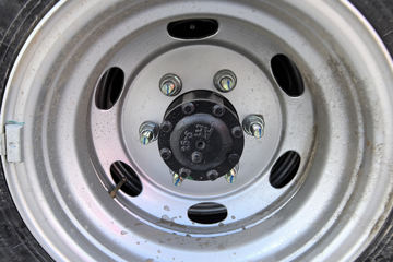 ����Ծ�� ��ԽC300 ��ֵ�� 2.3L���� 142���� ���5�� 3.7�׵��������ῨͼƬ