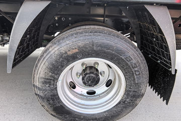 ����Ծ�� ��ԽC300 ��ֵ�� 2.3L���� 142���� ���5�� 3.7�׵��������ῨͼƬ