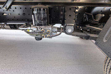 ����Ծ�� ��ԽC300 ��ֵ�� 2.3L���� 142���� ���5�� 3.7�׵��������ῨͼƬ