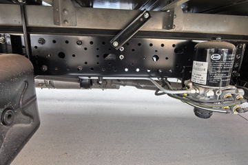 ����Ծ�� ��ԽC300 ��ֵ�� 2.3L���� 142���� ���5�� 3.7�׵��������ῨͼƬ