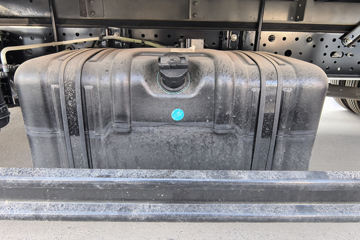 ����Ծ�� ��ԽC300 ��ֵ�� 2.3L���� 142���� ���5�� 3.7�׵��������ῨͼƬ