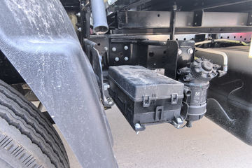 ����Ծ�� ��ԽC300 ��ֵ�� 2.3L���� 142���� ���5�� 3.7�׵��������ῨͼƬ