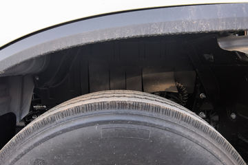 ����Ծ�� ��ԽC300 ��ֵ�� 2.3L���� 142���� ���5�� 3.7�׵��������ῨͼƬ