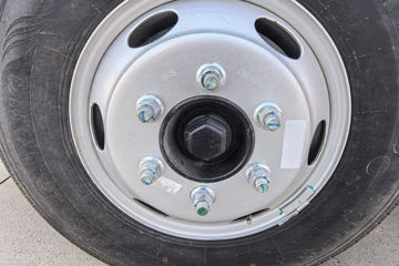 ����Ծ�� ��ԽC300 ��ֵ�� 2.3L���� 142���� ���5�� 3.7�׵��������ῨͼƬ