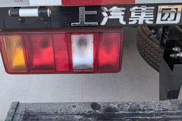 ����Ծ�� ��ԽC300 ��ֵ�� 2.3L���� 142���� ���5�� 3.7�׵��������ῨͼƬ