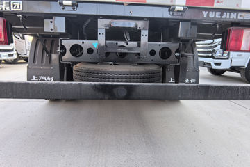 ����Ծ�� ��ԽC300 ��ֵ�� 2.3L���� 142���� ���5�� 3.7�׵��������ῨͼƬ