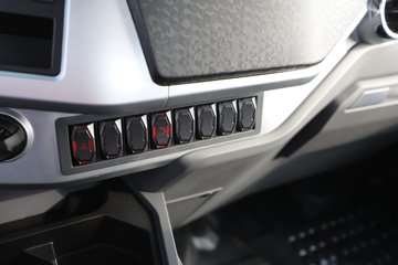 �ɵ�EW7 ��ɲ 4.16�׵��Ŵ��綯��ʽ�Ῠ ����ʱ��164.86kWhͼƬ