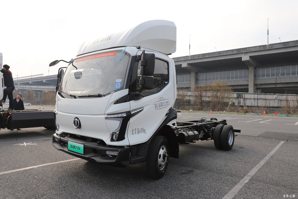 飞碟EW7 气刹 4.18米单排纯电动厢式轻卡 中创新航134kWh