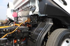 飞碟EW7 气刹 4.18米单排纯电动厢式轻卡 中创新航134kWh