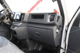 飞碟EF3&nbsp;电动载货车驾驶室图片