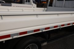 飞碟EF3 液刹 4.01米单排纯电动栏板轻卡 中创新航81.87kWh 飞碟EF3 液刹 4.01米单排纯电动栏板轻卡 中创新航81.87kWh