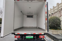 福田欧马可智蓝ES1 4x2 4.08米单排纯电动冷藏车 亿纬140.15kWh