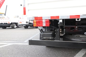 �ɵ��³�MV6 2L CNG 150���� ��ʿ��8�� 4.18�׵��������ῨͼƬ