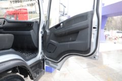 陕汽德龙G200 2.5L柴油 155马力 法士特6档 AMT自动档 4.18米单排栏板轻卡 陕汽德龙G200 2.5L柴油 155马力 法士特6档 AMT自动档 4.18米单排栏板轻卡