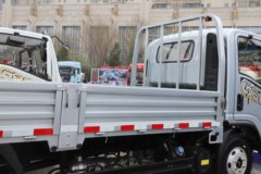 陕汽德龙G200 2.5L柴油 155马力 法士特6档 AMT自动档 4.18米单排栏板轻卡 陕汽德龙G200 2.5L柴油 155马力 法士特6档 AMT自动档 4.18米单排栏板轻卡