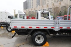 陕汽德龙G200 2.5L柴油 155马力 法士特6档 AMT自动档 4.18米单排栏板轻卡 陕汽德龙G200 2.5L柴油 155马力 法士特6档 AMT自动档 4.18米单排栏板轻卡