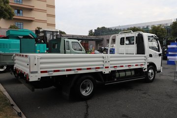 �ɵ��³�MV3 2L CNG 122���� ������5�� 4.15�׵��������ῨͼƬ