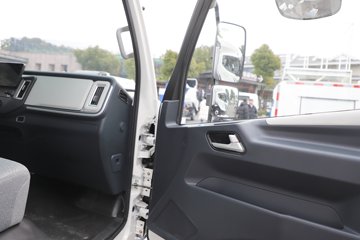 �ɵ��³�MV3 2L CNG 122���� ������5�� 4.15�׵��������ῨͼƬ