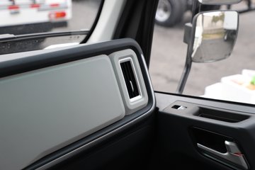 �ɵ��³�MV3 2L CNG 122���� ������5�� 4.15�׵��������ῨͼƬ