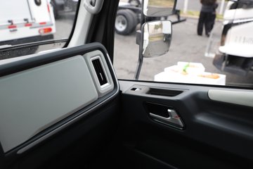 �ɵ��³�MV3 2L CNG 122���� ������5�� 4.15�׵��������ῨͼƬ