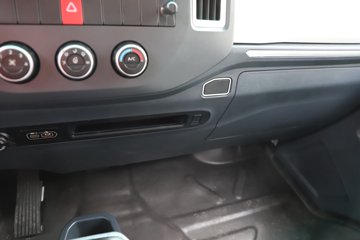 �ɵ��³�MV3 2L CNG 122���� ������5�� 4.15�׵��������ῨͼƬ