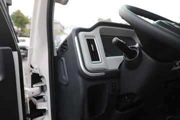 �ɵ��³�MV3 2L CNG 122���� ������5�� 4.15�׵��������ῨͼƬ