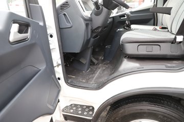 �ɵ��³�MV3 2L CNG 122���� ������5�� 4.15�׵��������ῨͼƬ