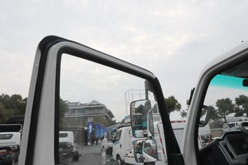 �ɵ��³�MV3 2L CNG 122���� ������5�� 4.15�׵��������ῨͼƬ