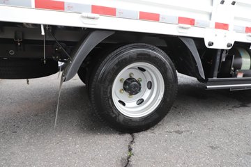 �ɵ��³�MV3 2L CNG 122���� ������5�� 4.15�׵��������ῨͼƬ