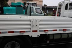 飞碟奥驰MV3 2L CNG 122马力 万里扬5档 4.15米单排栏板轻卡 飞碟奥驰MV3 2L CNG 122马力 万里扬5档 4.15米单排栏板轻卡