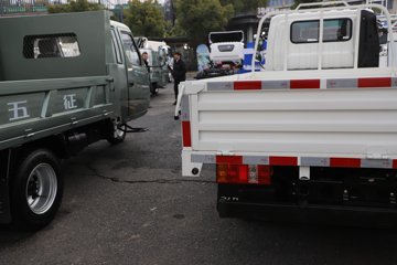 �ɵ��³�MV3 2L CNG 122���� ������5�� 4.15�׵��������ῨͼƬ