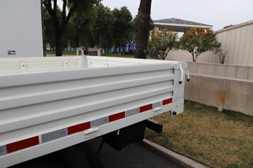 �ɵ��³�MV3 2L CNG 122���� ������5�� 4.15�׵��������ῨͼƬ