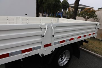 �ɵ��³�MV3 2L CNG 122���� ������5�� 4.15�׵��������ῨͼƬ