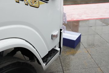 �������ó�����G300 Rro 2.5L���� 180���� ��ʿ��8�� 4.2�׵�����ʽ�ῨͼƬ