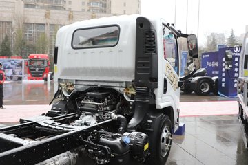 �������ó�����G300 Rro 2.5L���� 180���� ��ʿ��8�� 4.2�׵�����ʽ�ῨͼƬ