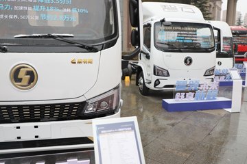 �������ó�����G300 Rro 2.5L���� 180���� ��ʿ��8�� 4.2�׵�����ʽ�ῨͼƬ