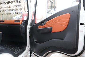 �������ó�����G300 Rro 2.5L���� 180���� ��ʿ��8�� 4.2�׵�����ʽ�ῨͼƬ