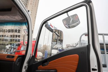 �������ó�����G300 Rro 2.5L���� 180���� ��ʿ��8�� 4.2�׵�����ʽ�ῨͼƬ