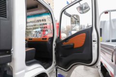 陕汽商用车德龙G300 Rro 2.5L柴油 180马力 法士特8档 4.2米单排厢式轻卡 陕汽商用车德龙G300 Rro 2.5L柴油 180马力 法士特8档 4.2米单排厢式轻卡