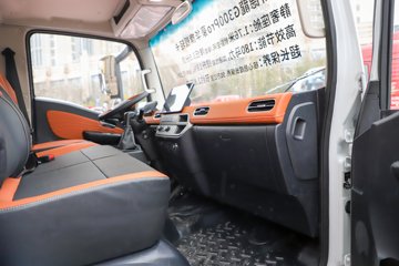 �������ó�����G300 Rro 2.5L���� 180���� ��ʿ��8�� 4.2�׵�����ʽ�ῨͼƬ