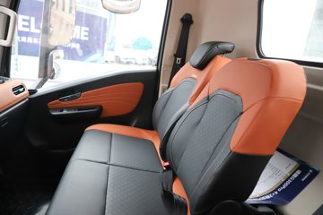 �������ó�����G300 Rro 2.5L���� 180���� ��ʿ��8�� 4.2�׵�����ʽ�ῨͼƬ