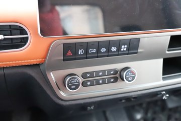 �������ó�����G300 Rro 2.5L���� 180���� ��ʿ��8�� 4.2�׵�����ʽ�ῨͼƬ