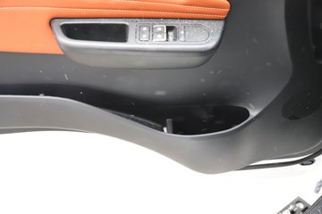 �������ó�����G300 Rro 2.5L���� 180���� ��ʿ��8�� 4.2�׵�����ʽ�ῨͼƬ