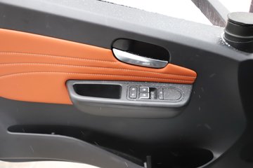 �������ó�����G300 Rro 2.5L���� 180���� ��ʿ��8�� 4.2�׵�����ʽ�ῨͼƬ