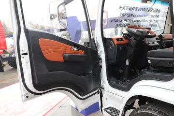 �������ó�����G300 Rro 2.5L���� 180���� ��ʿ��8�� 4.2�׵�����ʽ�ῨͼƬ