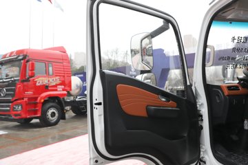 �������ó�����G300 Rro 2.5L���� 180���� ��ʿ��8�� 4.2�׵�����ʽ�ῨͼƬ