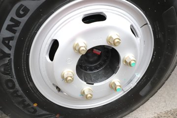 �������ó�����G300 Rro 2.5L���� 180���� ��ʿ��8�� 4.2�׵�����ʽ�ῨͼƬ