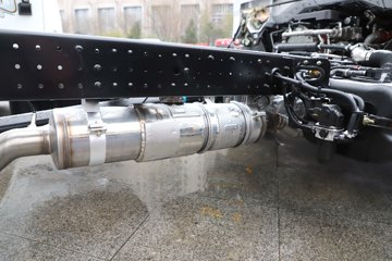 �������ó�����G300 Rro 2.5L���� 180���� ��ʿ��8�� 4.2�׵�����ʽ�ῨͼƬ