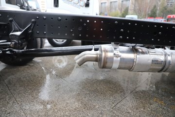 �������ó�����G300 Rro 2.5L���� 180���� ��ʿ��8�� 4.2�׵�����ʽ�ῨͼƬ